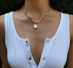 Stylish geometric elements necklaces - Echo Essence